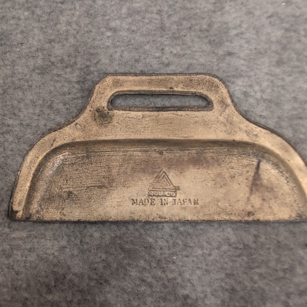 Souvenir of the Black Hills Badlands National Monument Miniature Metal Dustpan - Picture 2 of 4
